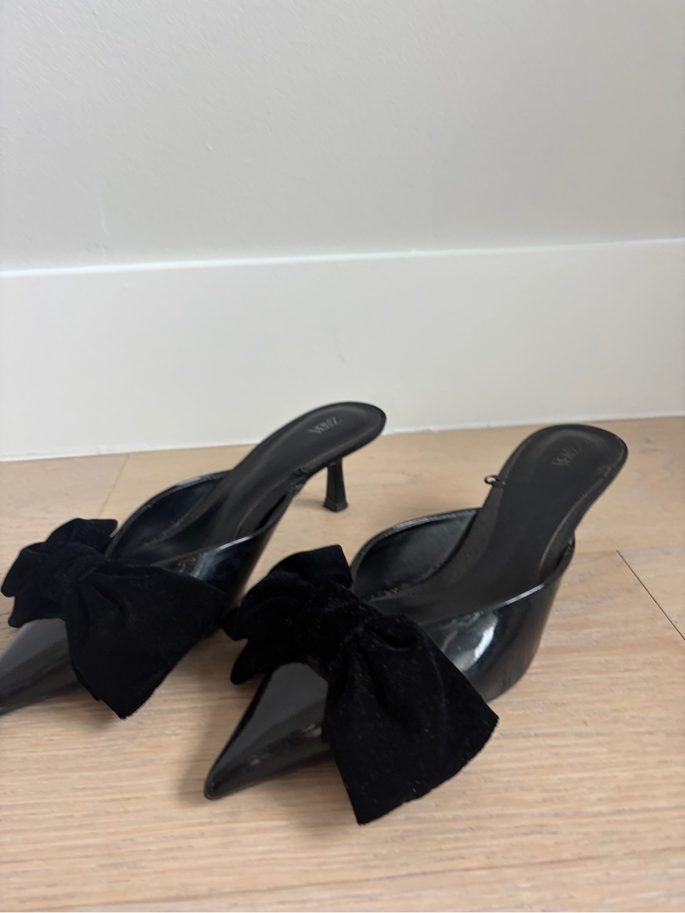 Zara Black Pointed Toe Mule Heels with Bow